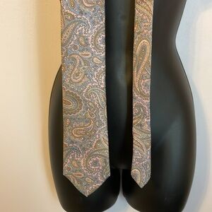 Lanvin Paris Paisley Light Blue Pink Made in Italy Silk Necktie Tie